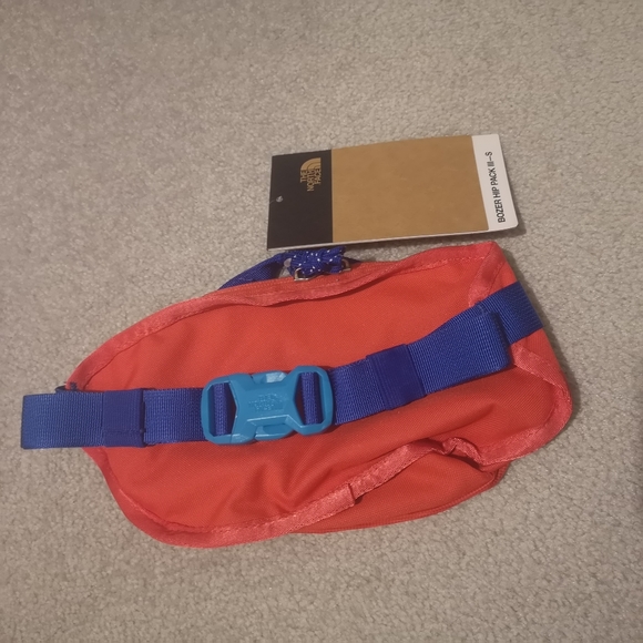 North Face Bozer Hip Pack III-S Fanny Pack Belt Bag - Picture 2 of 2